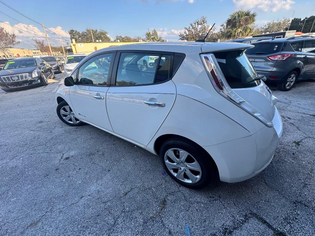 2015 Nissan LEAF S photo