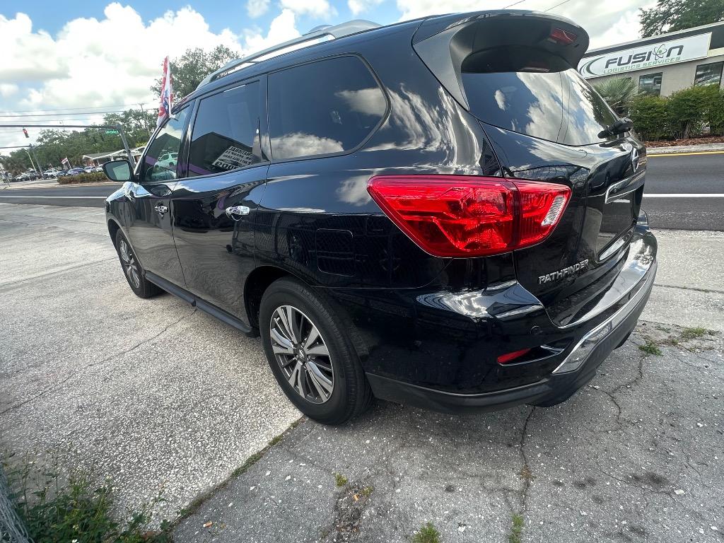 2020 Nissan Pathfinder SV photo