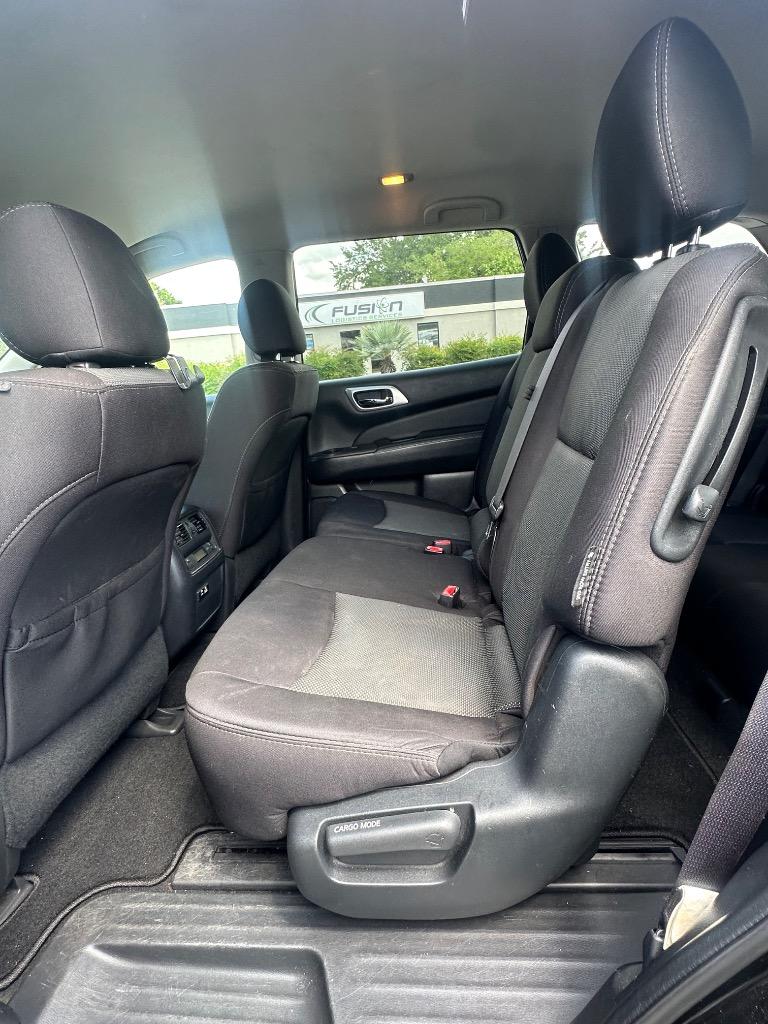 2020 Nissan Pathfinder SV photo