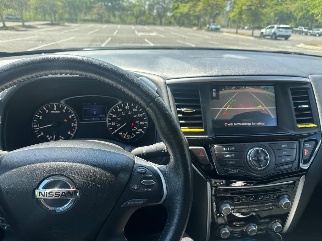 2020 Nissan Pathfinder SV photo