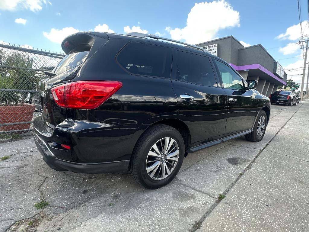 2020 Nissan Pathfinder SV photo