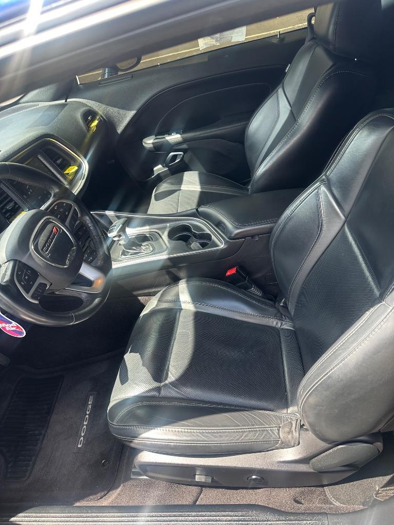 2016 Dodge Challenger SXT photo