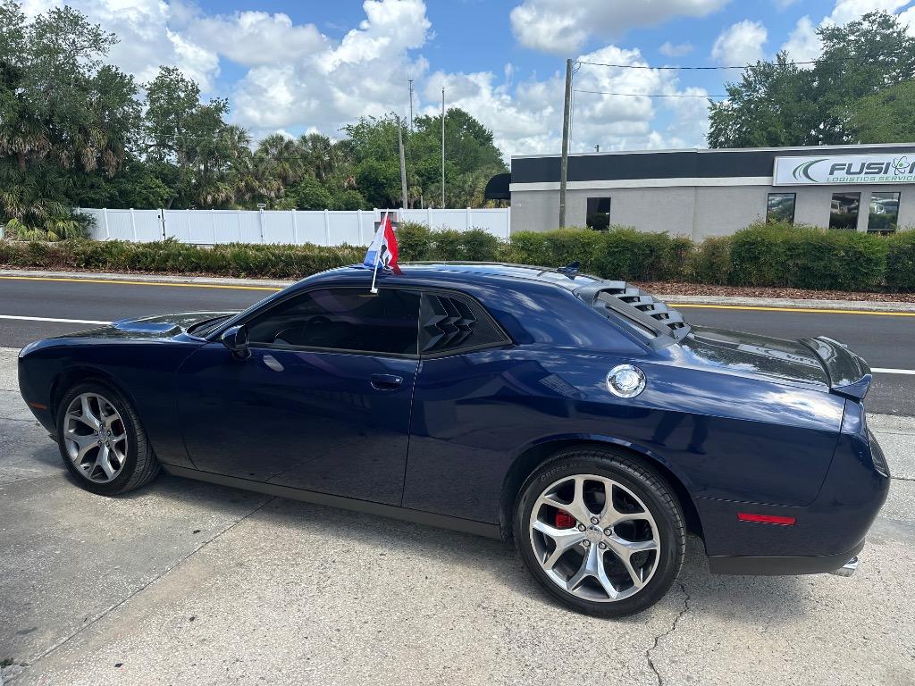 2016 Dodge Challenger SXT photo