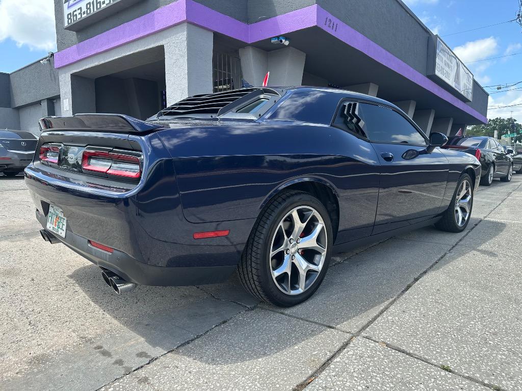 2016 Dodge Challenger SXT photo