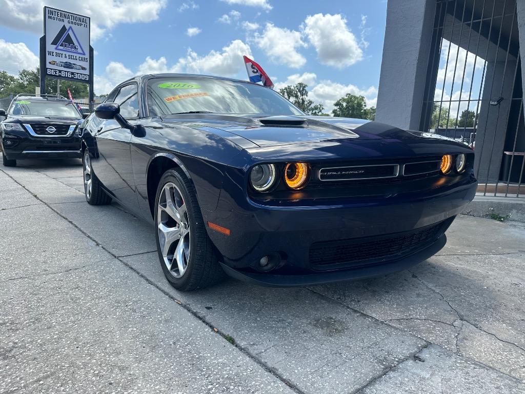 2016 Dodge Challenger SXT photo