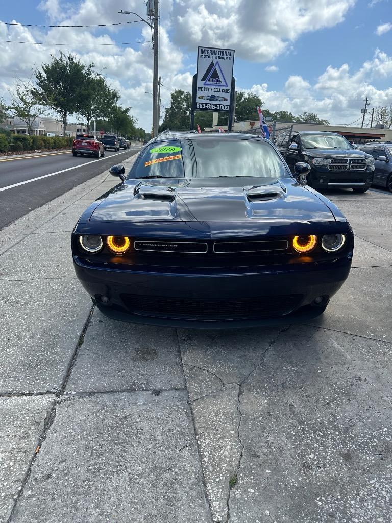 2016 Dodge Challenger SXT photo
