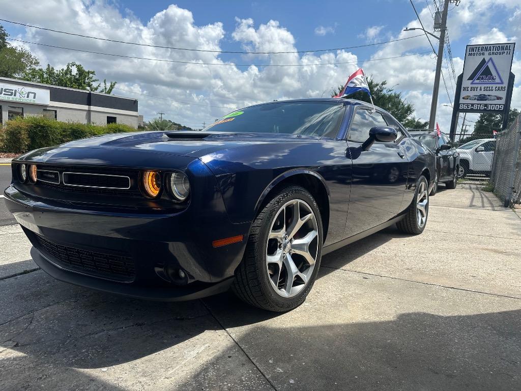 2016 Dodge Challenger SXT photo