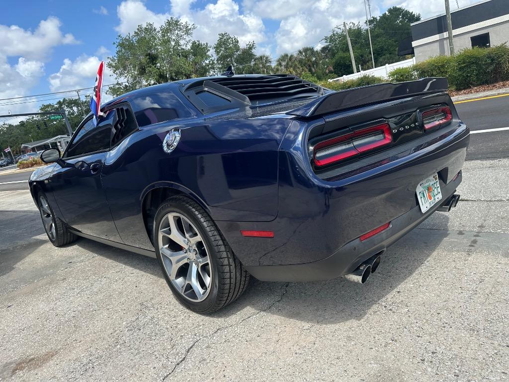 2016 Dodge Challenger SXT photo