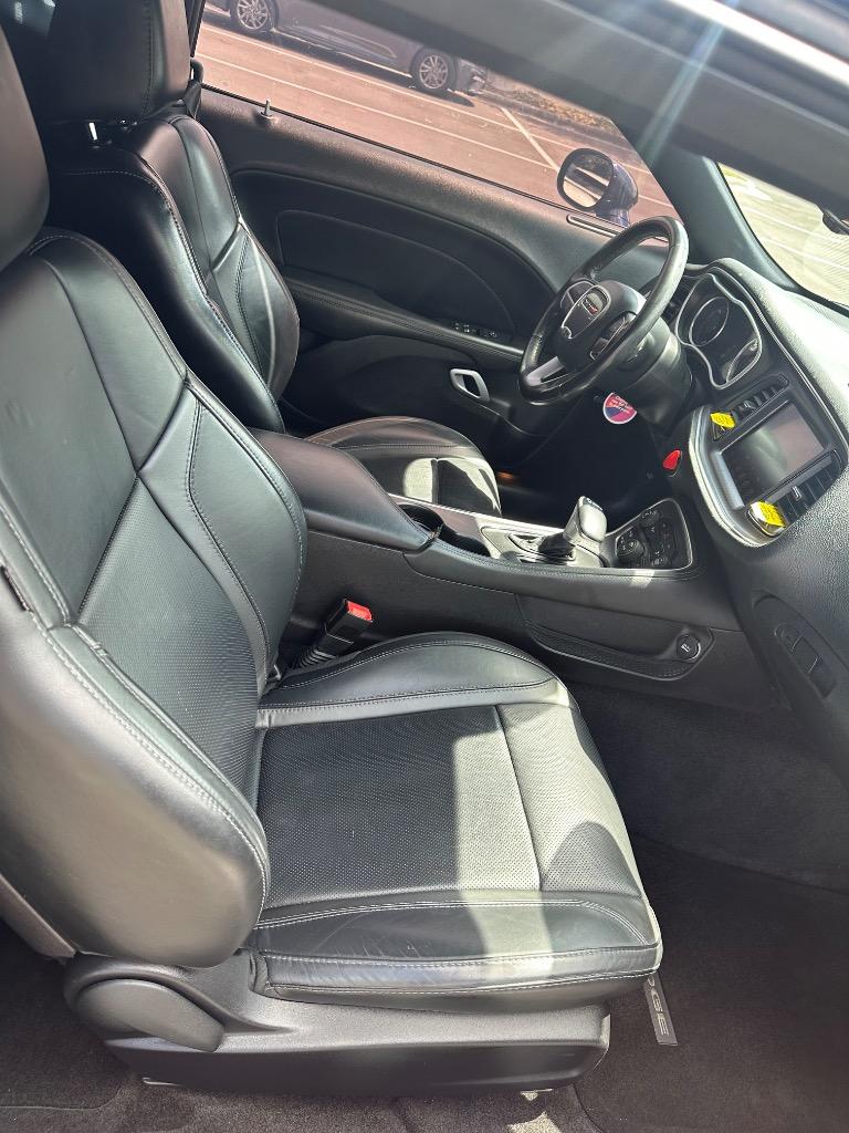 2016 Dodge Challenger SXT photo