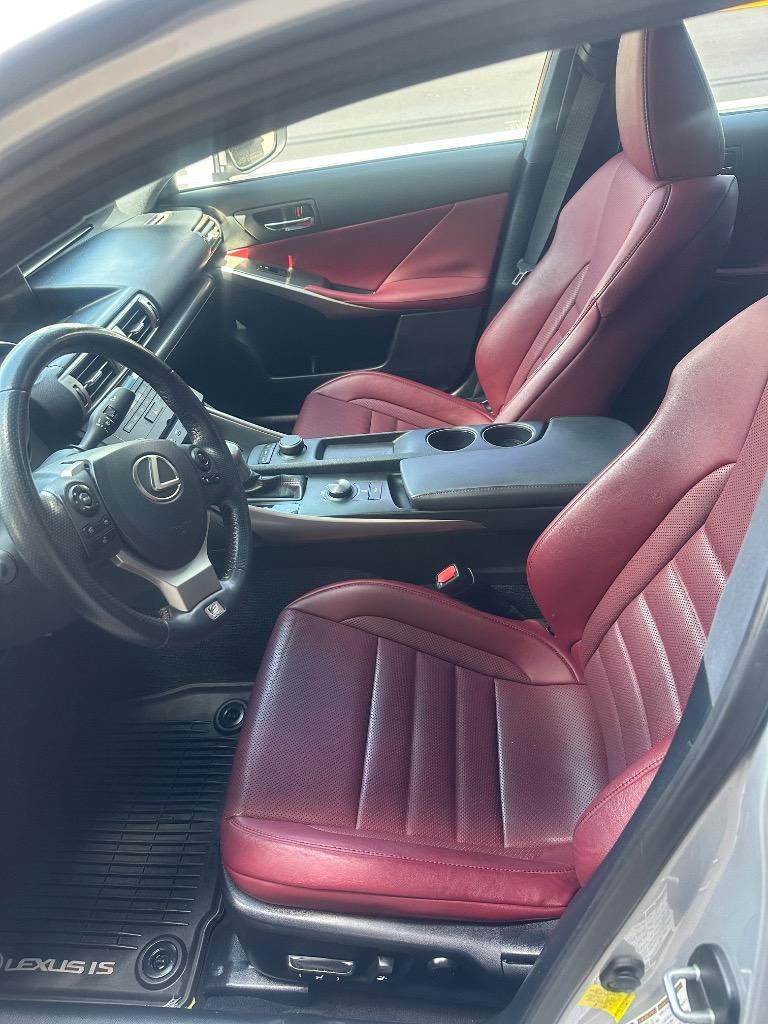 2016 Lexus IS 00t photo