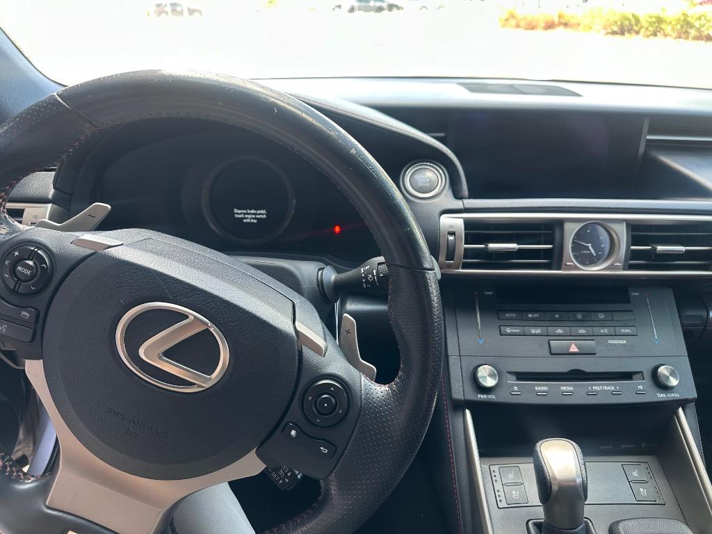 2016 Lexus IS 00t photo