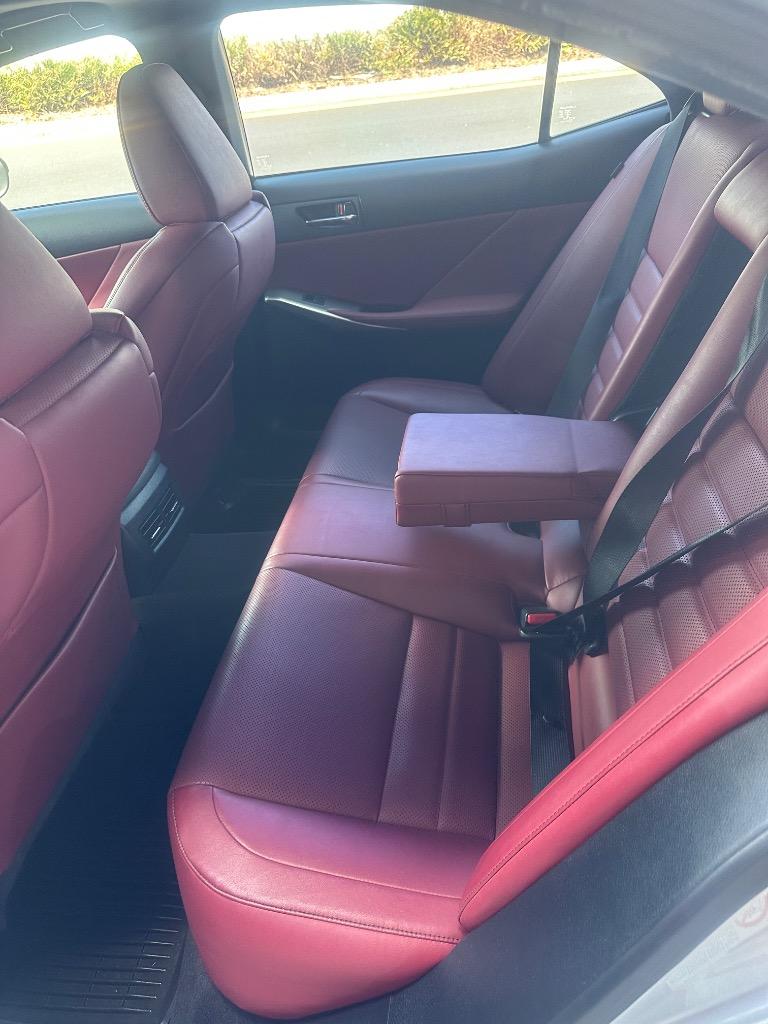 2016 Lexus IS 00t photo