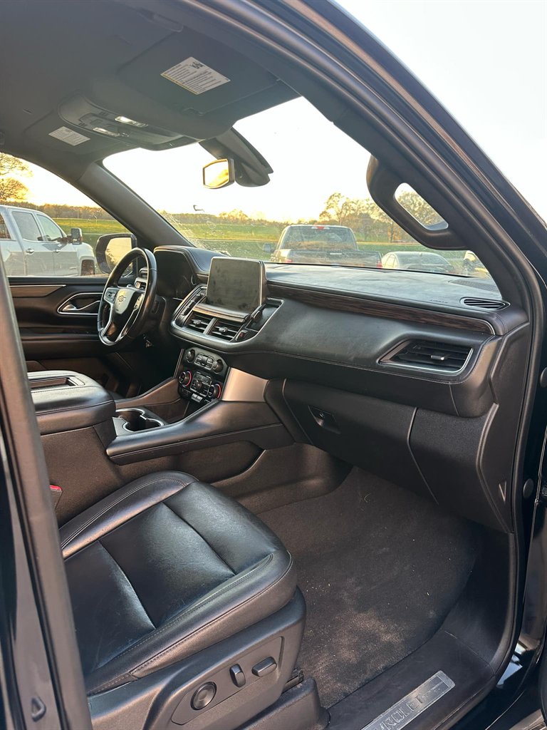 2021 Chevrolet Suburban 1500 LT photo
