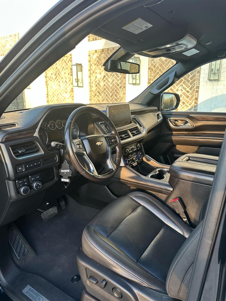 2021 Chevrolet Suburban 1500 LT photo