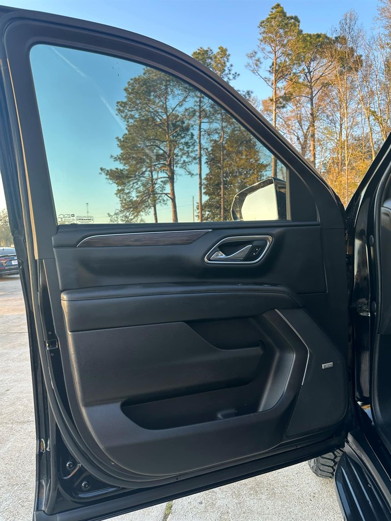 2021 Chevrolet Suburban 1500 LT photo