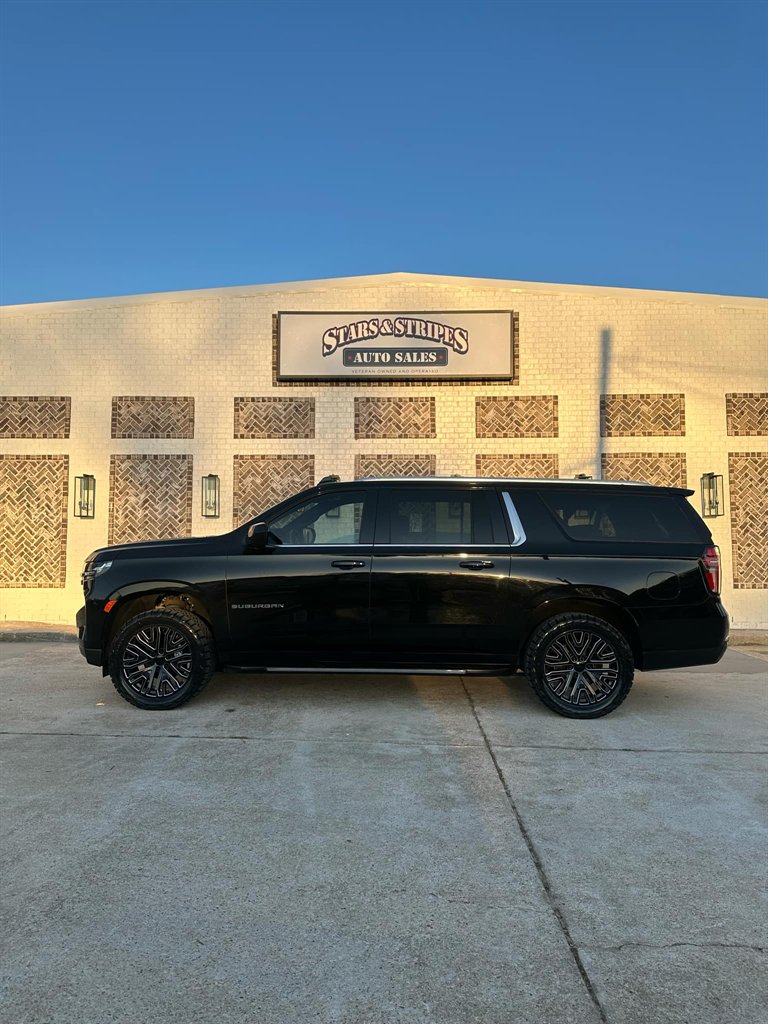2021 Chevrolet Suburban 1500 LT photo