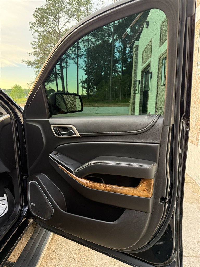 2016 GMC Yukon XL 1500 Denali photo
