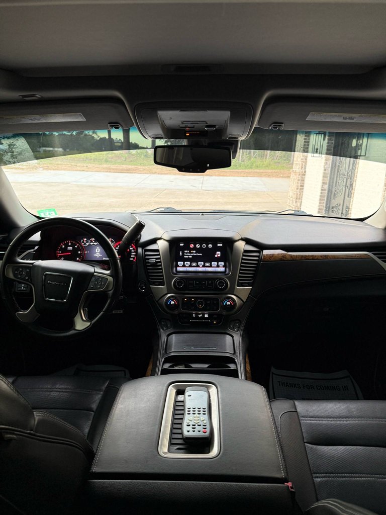 2016 GMC Yukon XL 1500 Denali photo