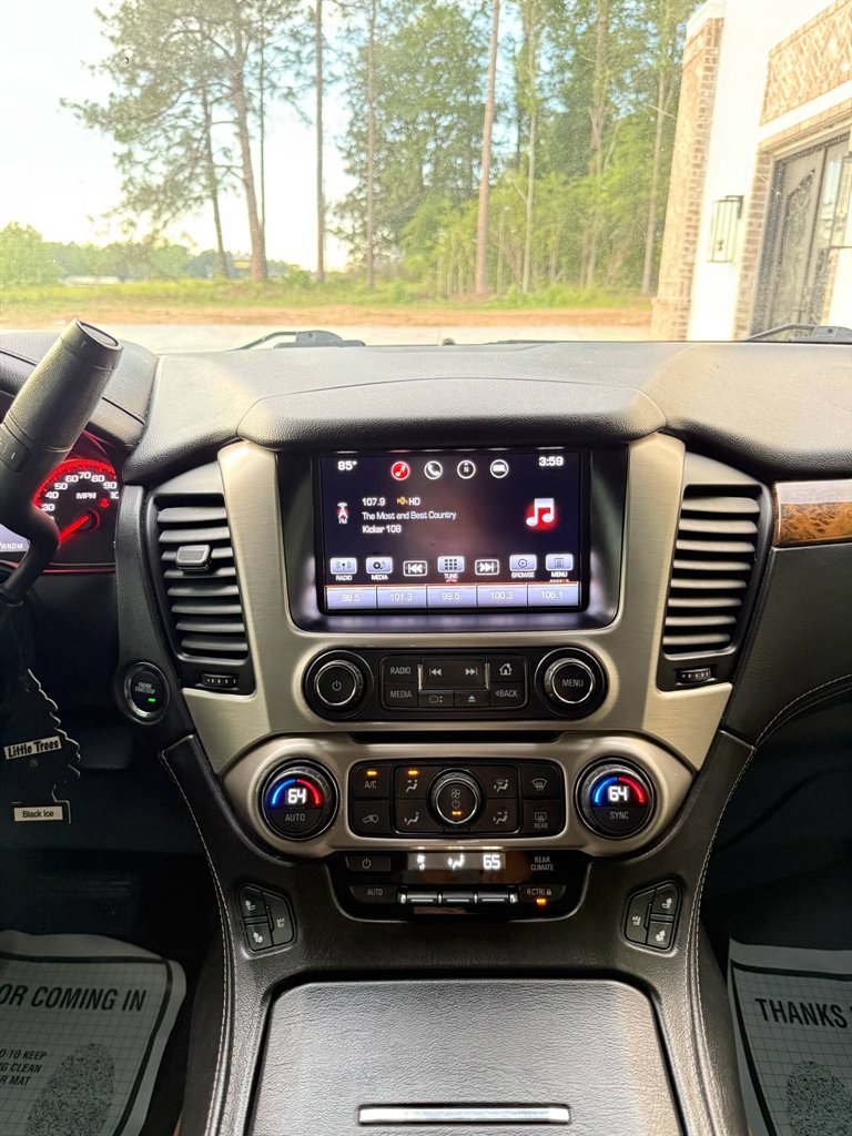 2016 GMC Yukon XL 1500 Denali photo