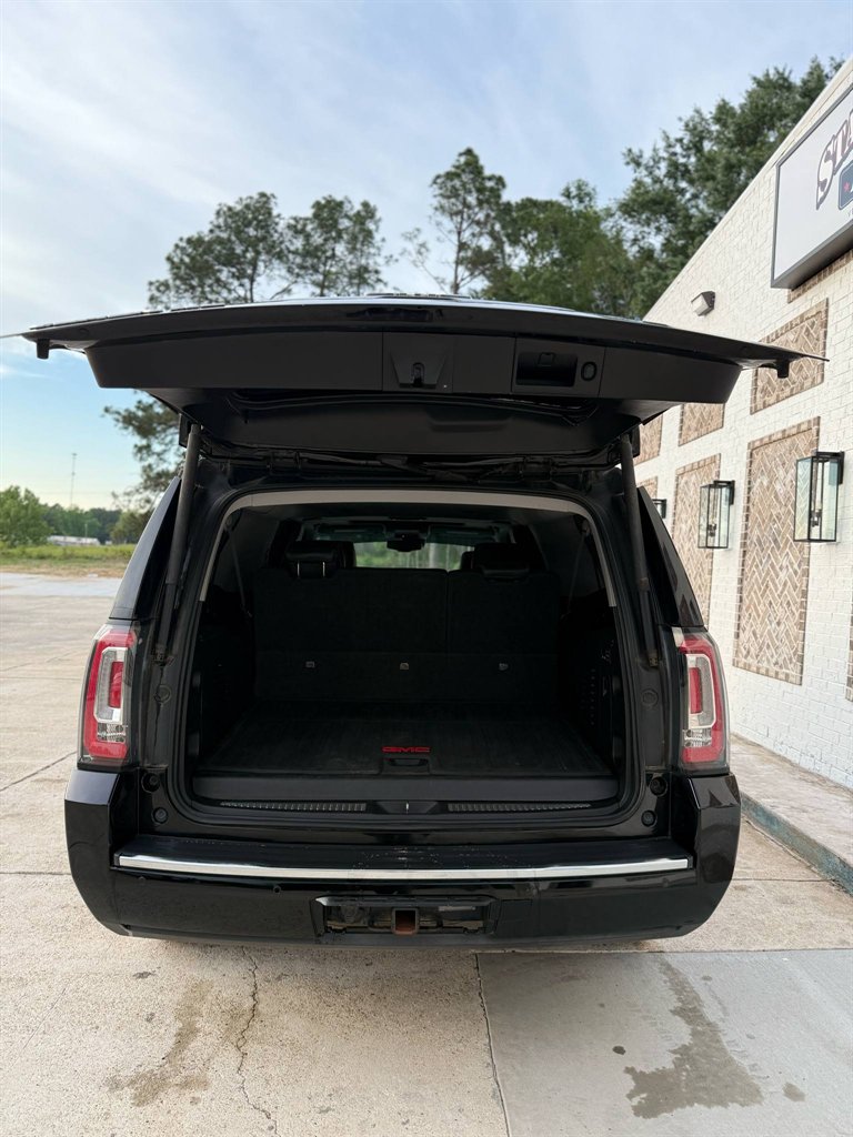 2016 GMC Yukon XL 1500 Denali photo