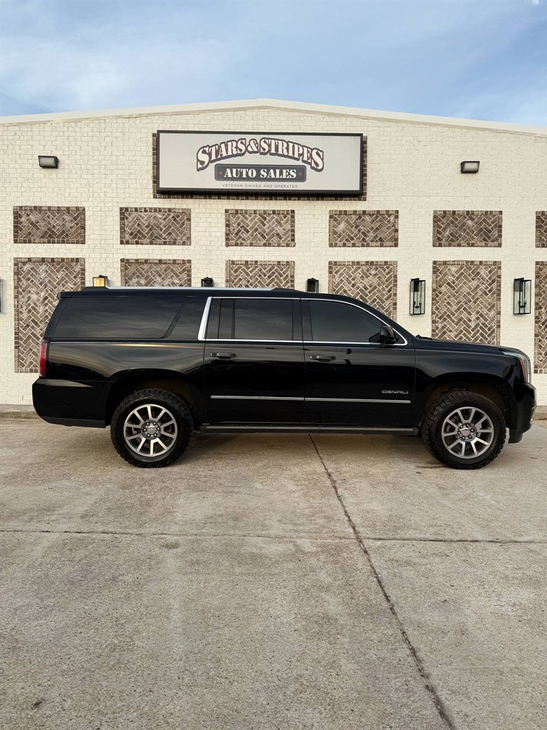 2016 GMC Yukon XL 1500 Denali photo