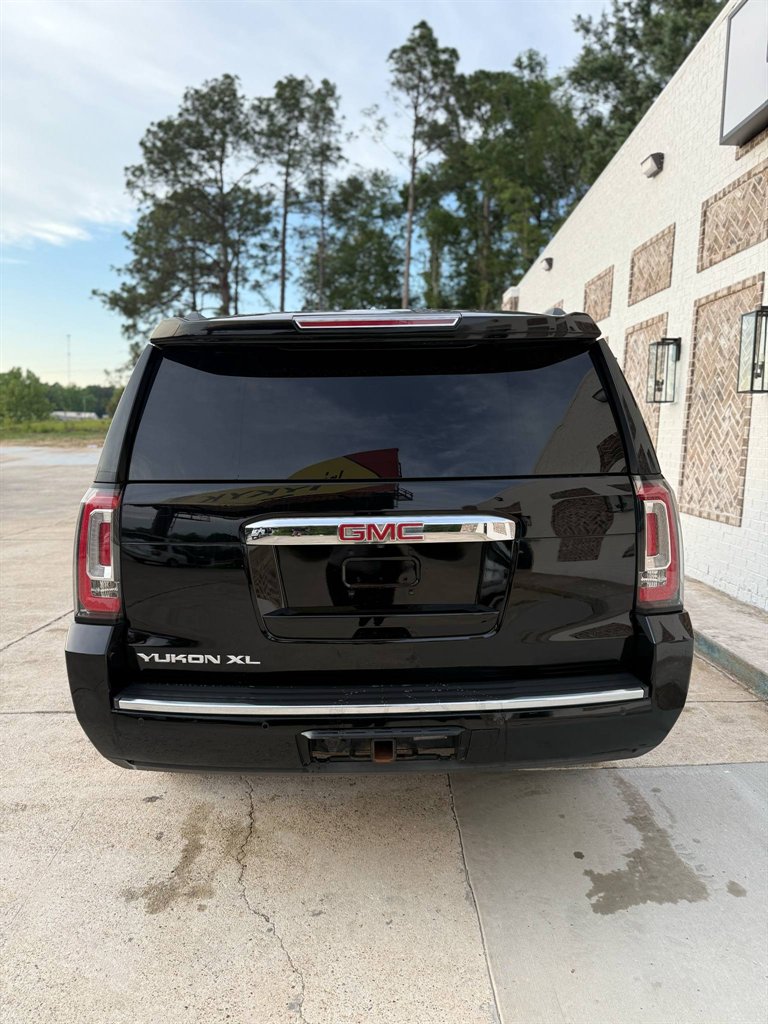 2016 GMC Yukon XL 1500 Denali photo