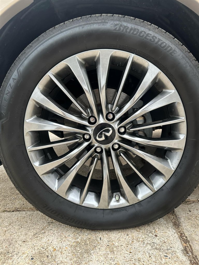 2020 Infiniti QX80 Luxe photo