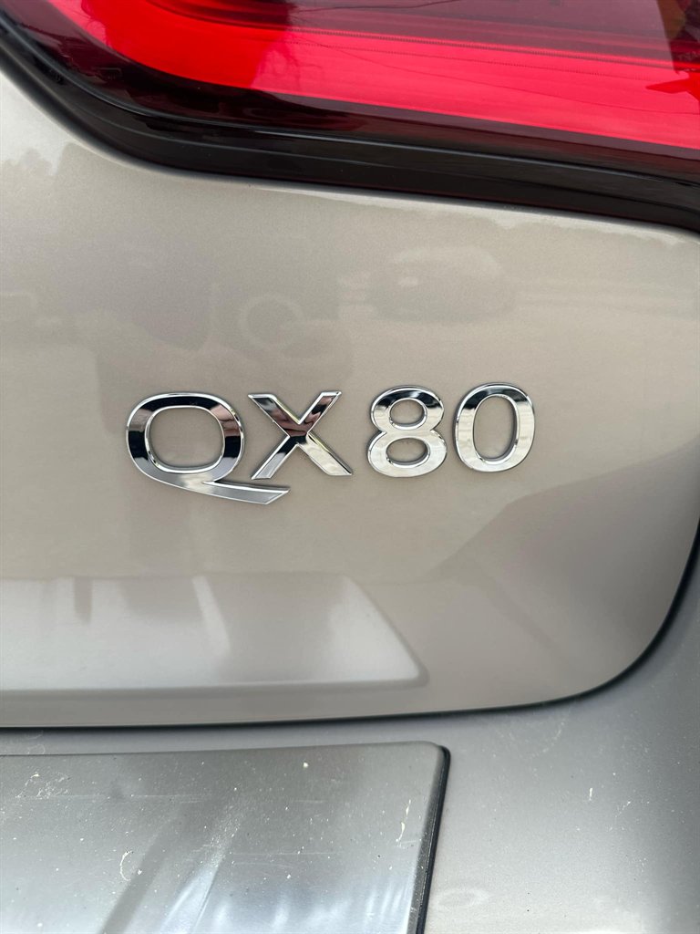2020 Infiniti QX80 Luxe photo