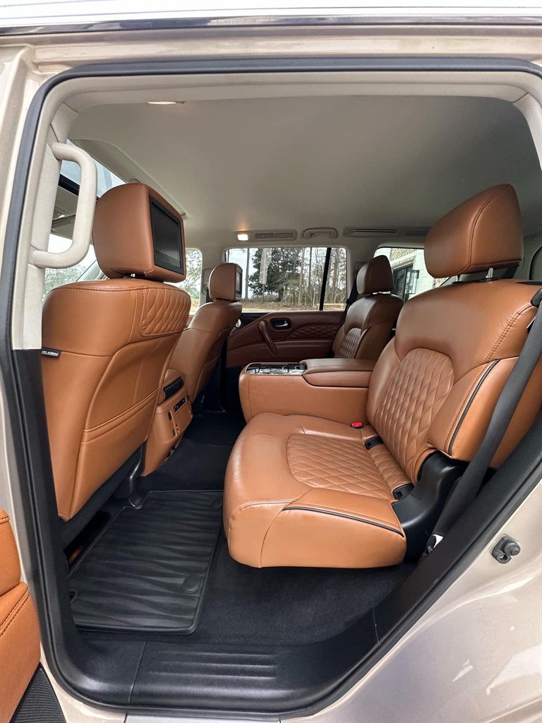 2020 Infiniti QX80 Luxe photo