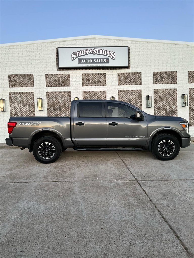 2019 Nissan Titan PRO-4x photo