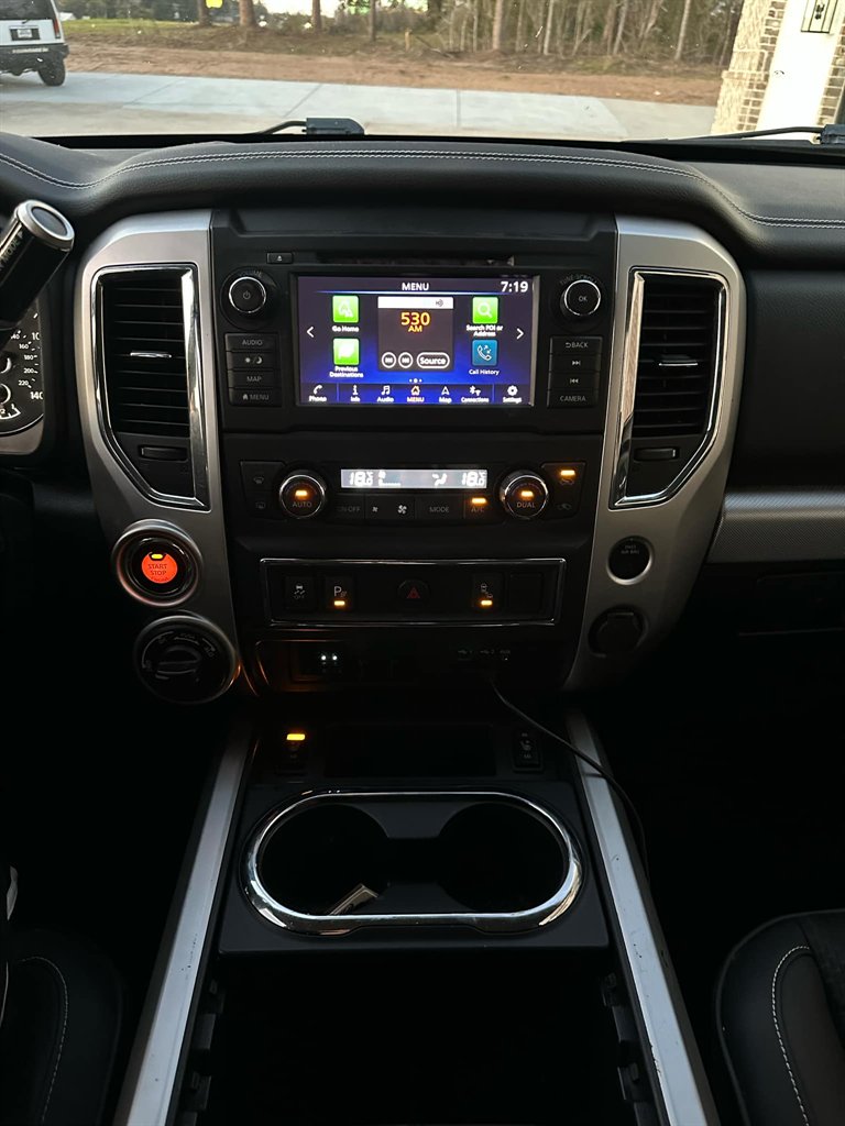2019 Nissan Titan PRO-4x photo