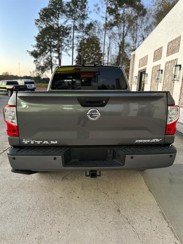 2019 Nissan Titan PRO-4x photo