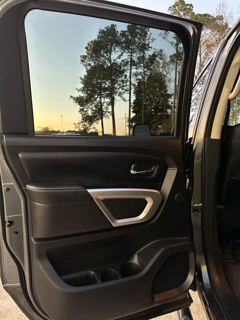 2019 Nissan Titan PRO-4x photo