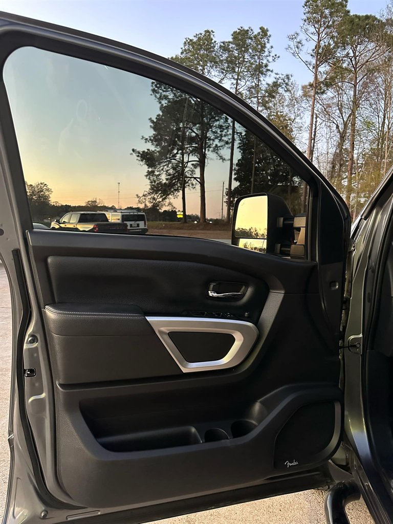 2019 Nissan Titan PRO-4x photo