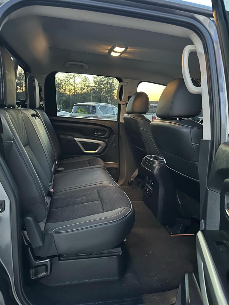 2019 Nissan Titan PRO-4x photo