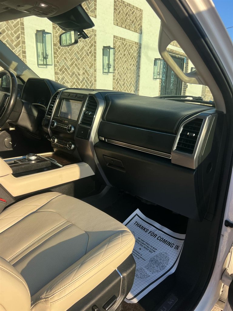 2019 Ford Expedition Platinum photo