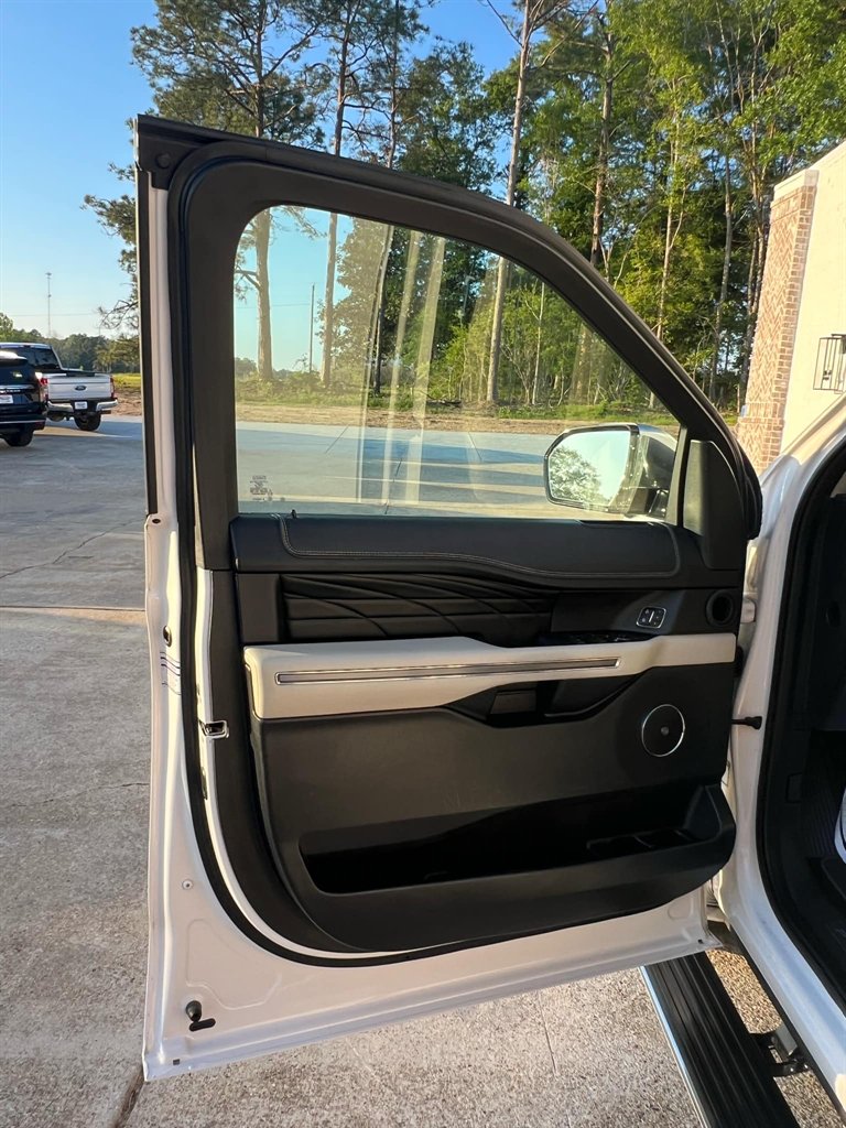 2019 Ford Expedition Platinum photo