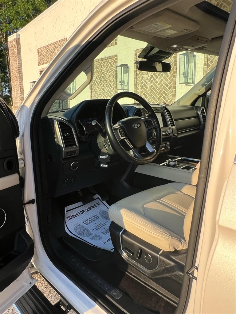 2019 Ford Expedition Platinum photo