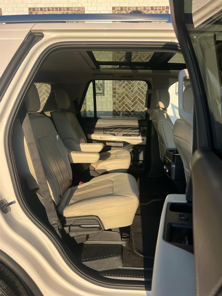2019 Ford Expedition Platinum photo
