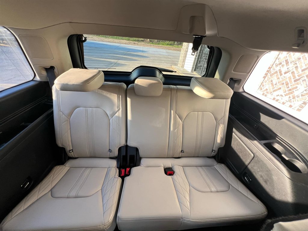 2019 Ford Expedition Platinum photo