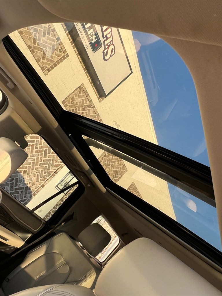 2019 Ford Expedition Platinum photo