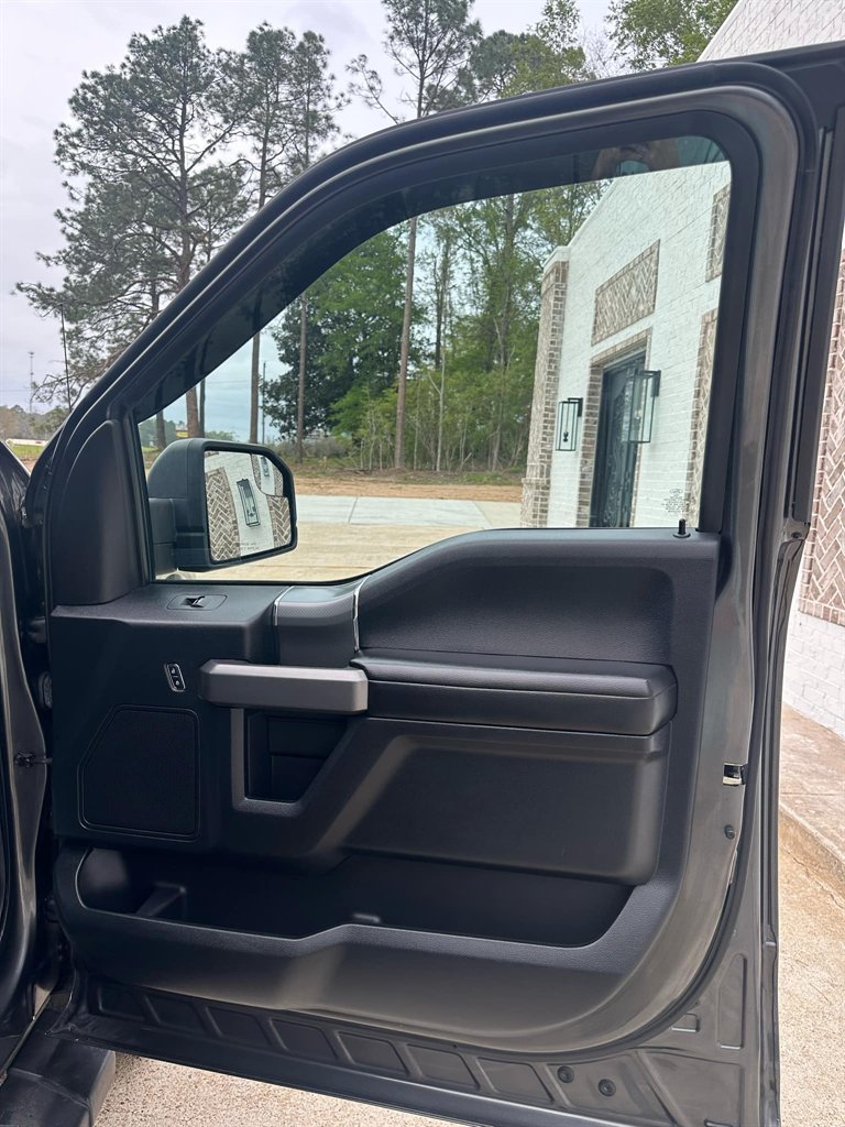 2017 Ford F150 XLT photo
