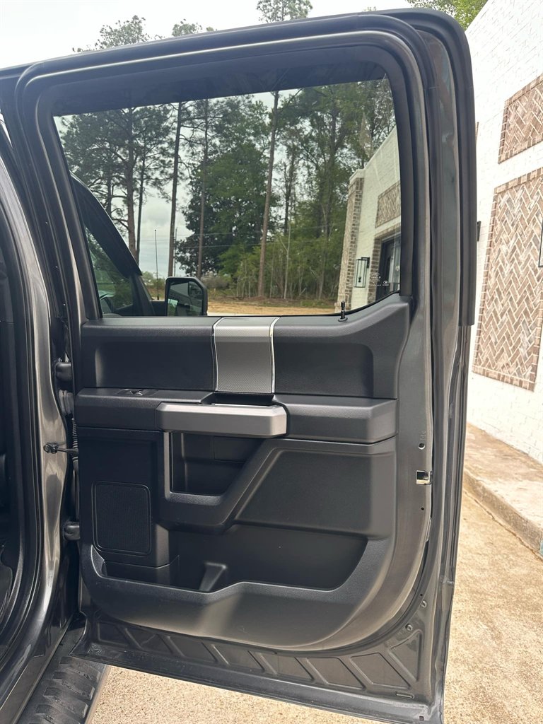 2017 Ford F150 XLT photo