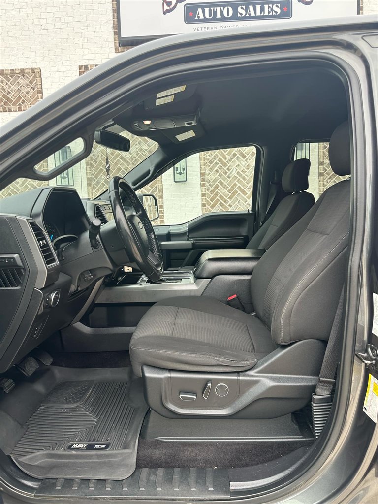2017 Ford F150 XLT photo