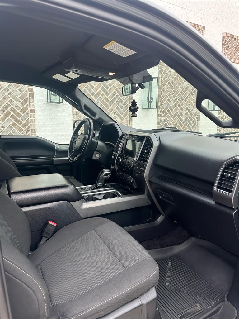 2017 Ford F150 XLT photo