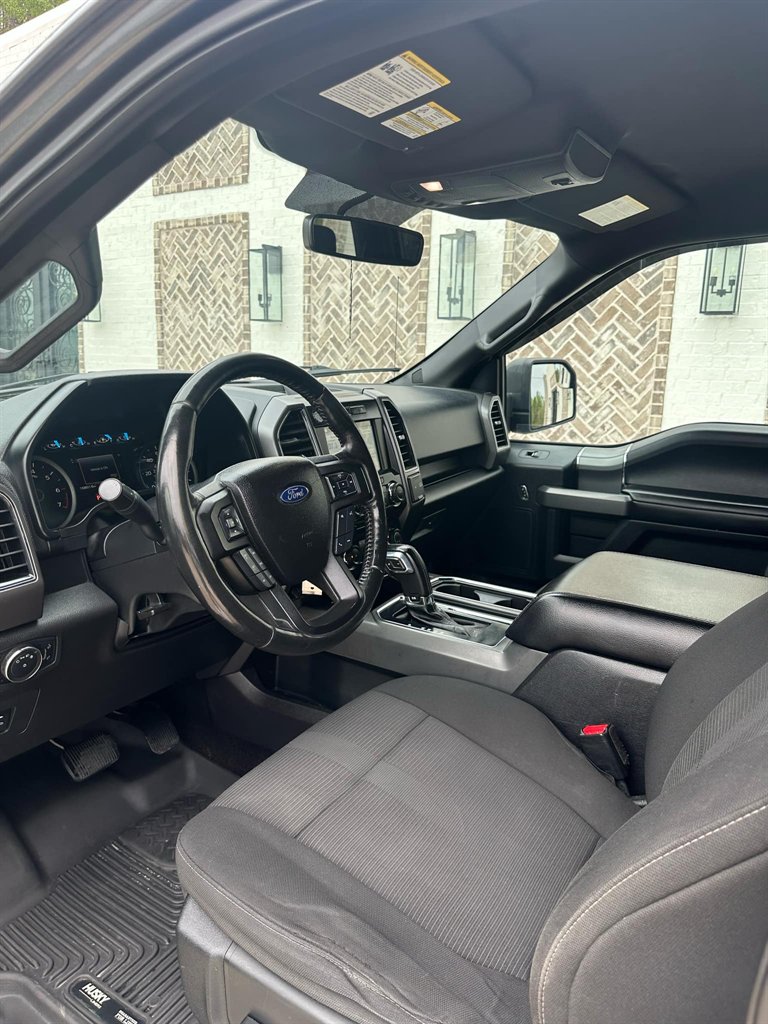 2017 Ford F150 XLT photo