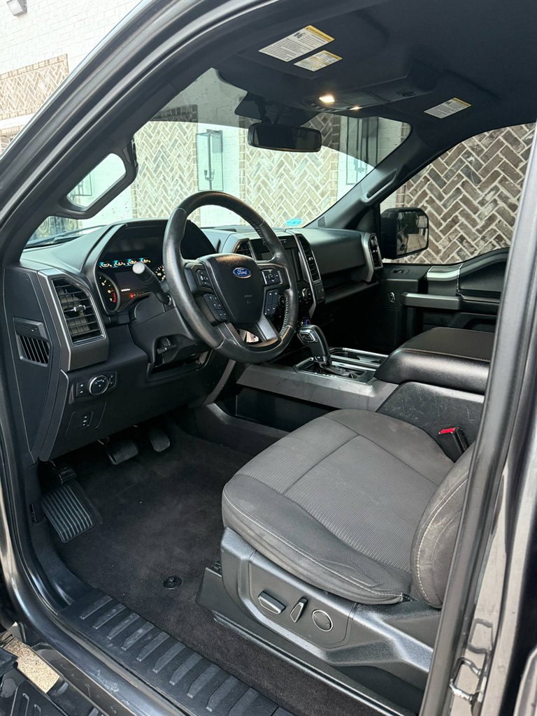 2017 Ford F150 XLT photo