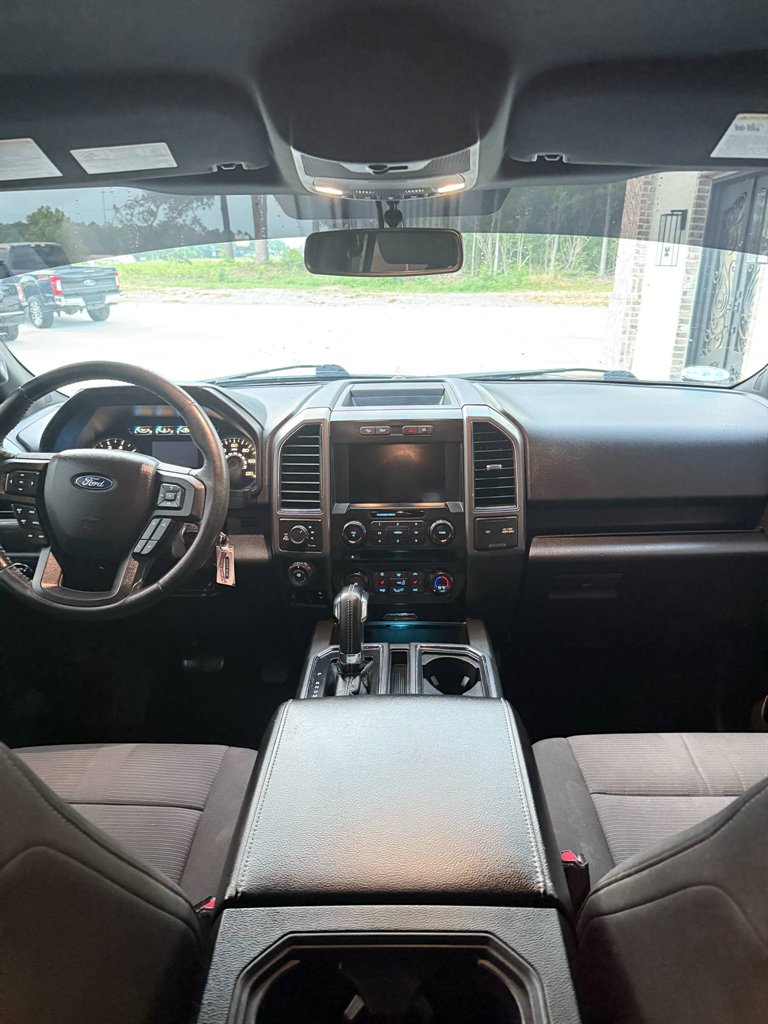 2017 Ford F150 XLT photo