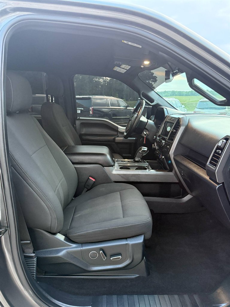 2017 Ford F150 XLT photo