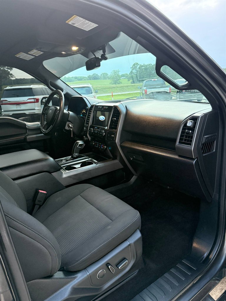 2017 Ford F150 XLT photo